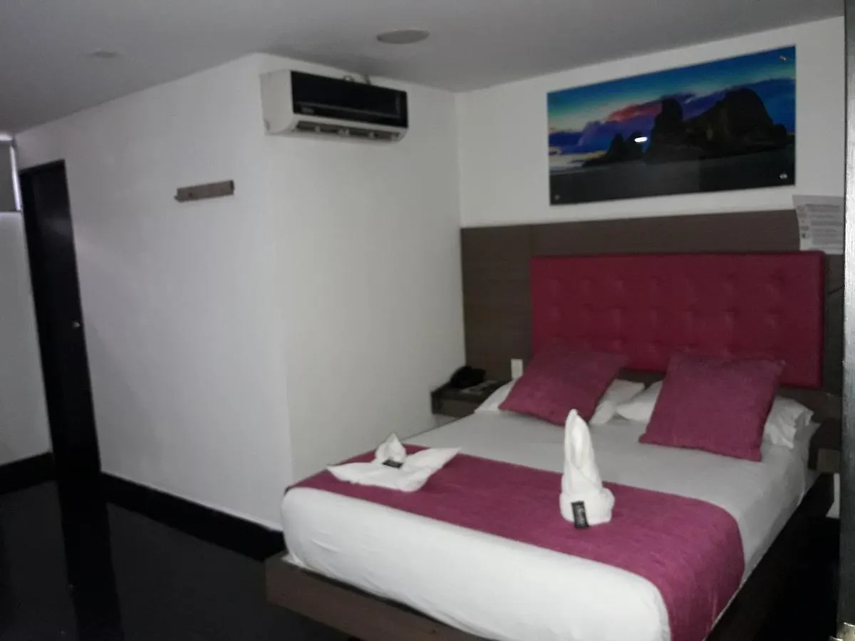 Hotel Nirvana Medellín 3*,  Colombia